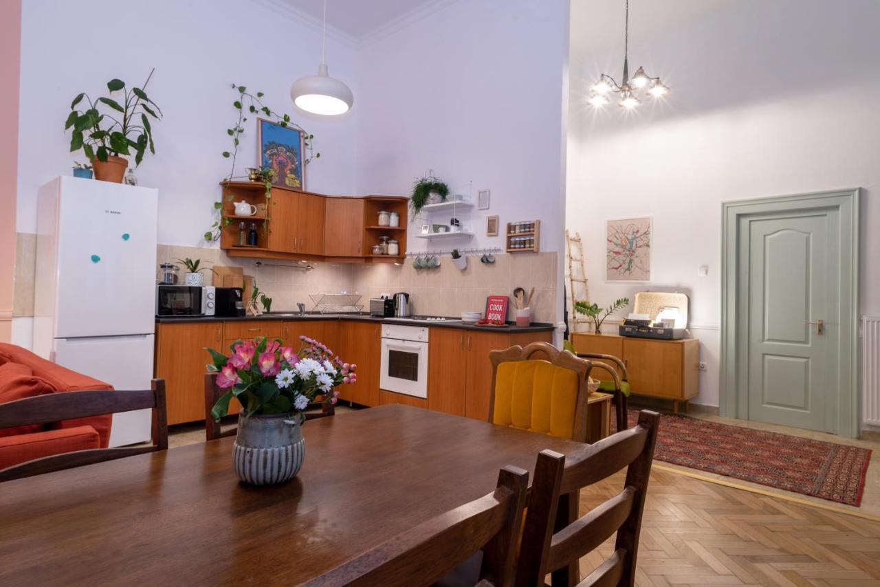 Cozy Boho Apartment, Super Central, Parliament, Netflix ブダペスト エクステリア 写真
